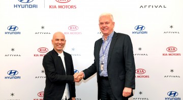 Hyundai and Kia Make Strategic Investment in Arrival signing ceremony 1